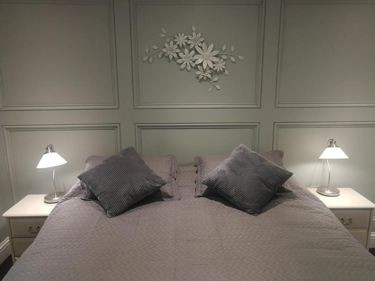 Double or Twin Room Bathroom