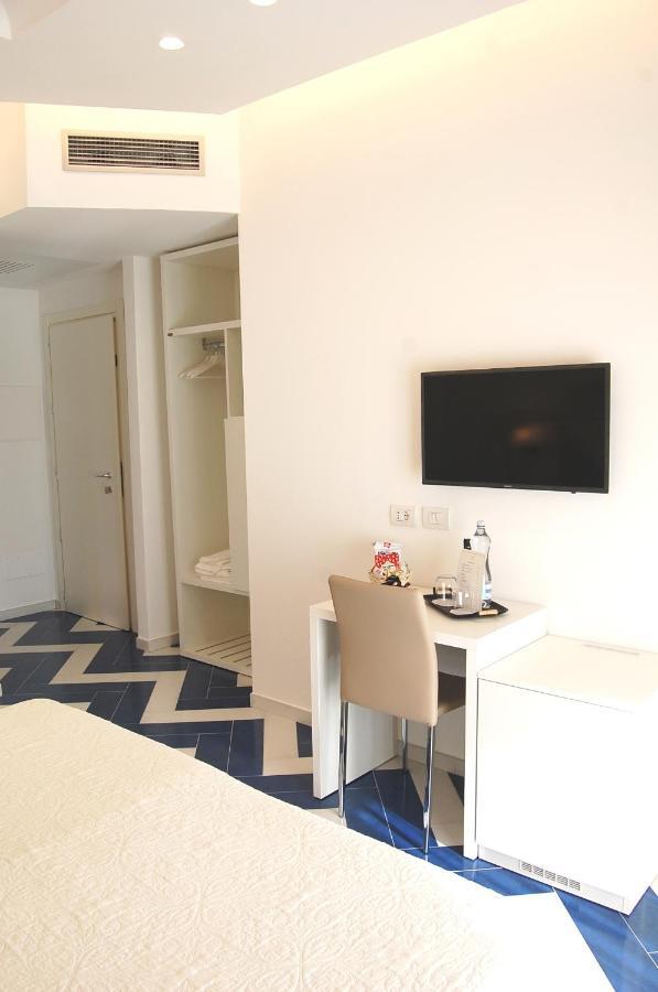 Deluxe Driepersoonskamer met Uitzicht op Zee