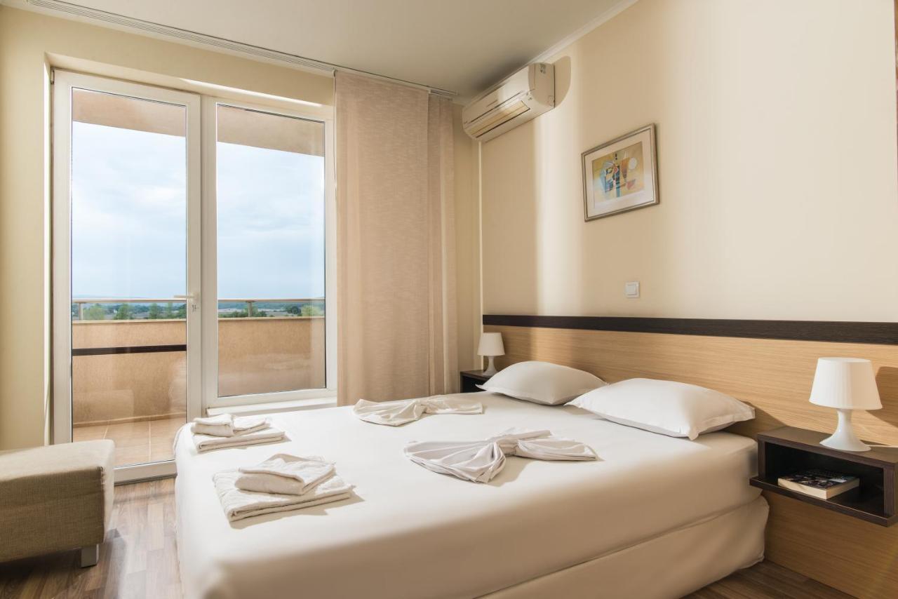 One-Bedroom Apartment Standard View