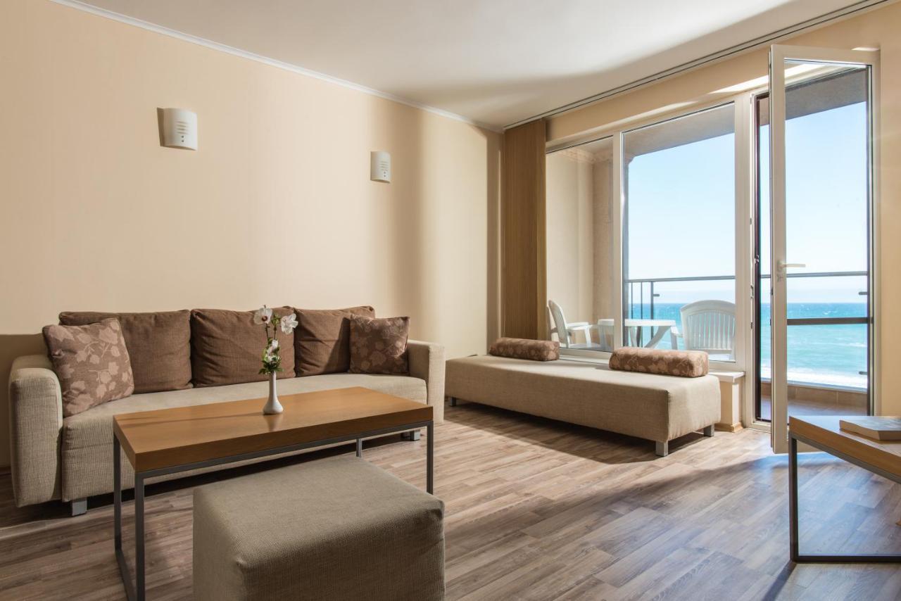 One-Bedroom Apartment Sea View