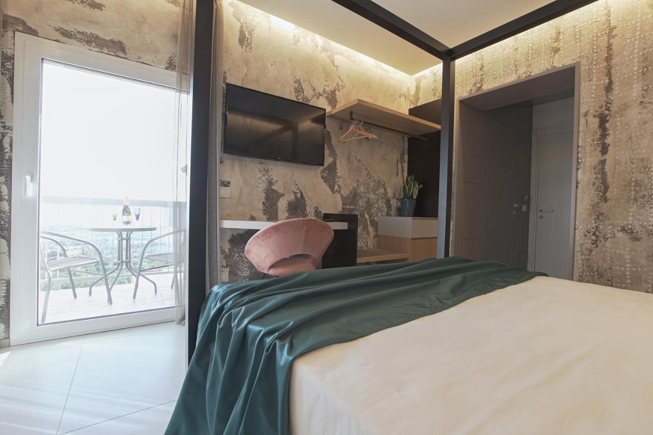 Deluxe Double Room with Balcony and Sea View,1031818675:JPEG