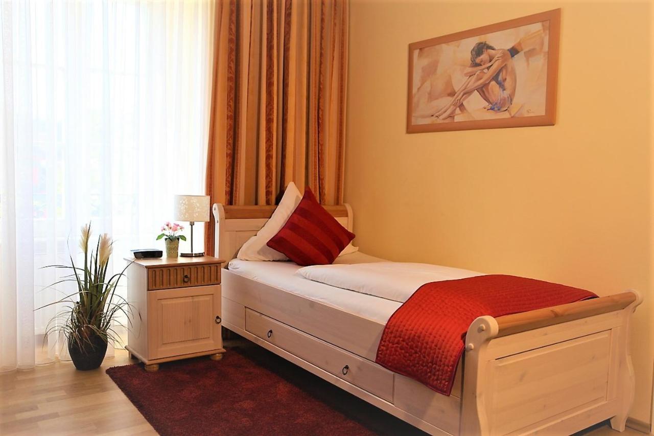 Camera Singola con Bagno Privato