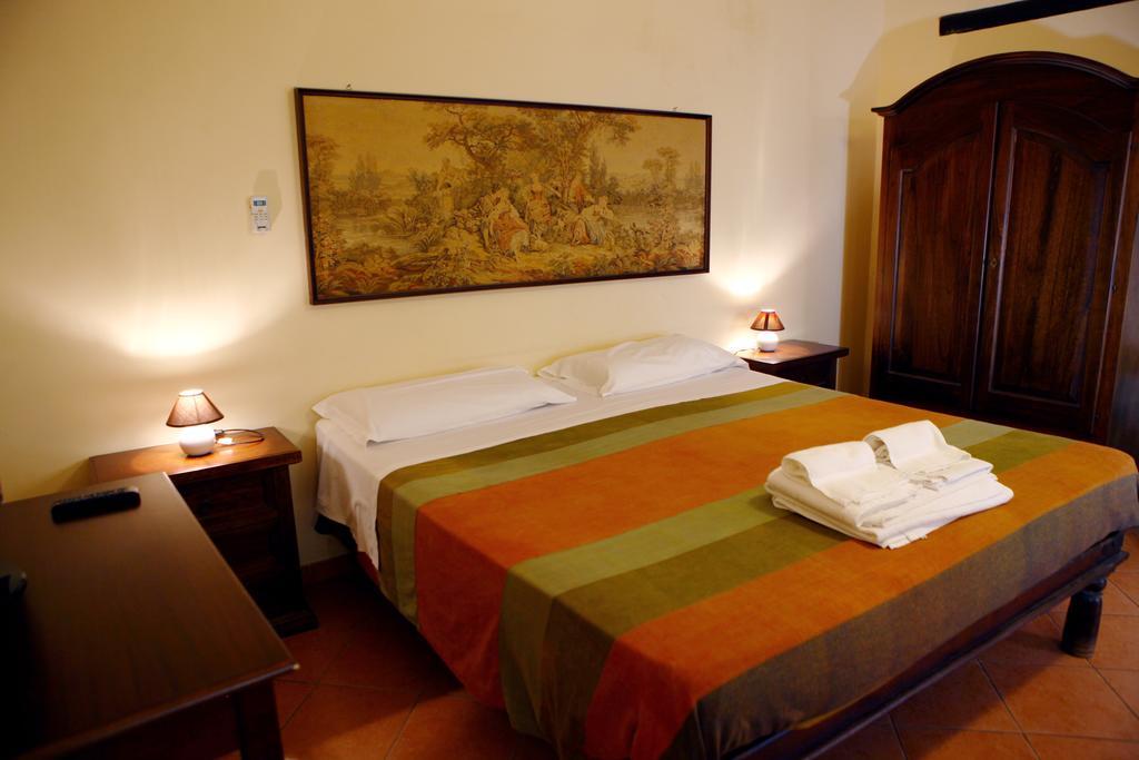 Double or Twin Room,109926204:JPEG