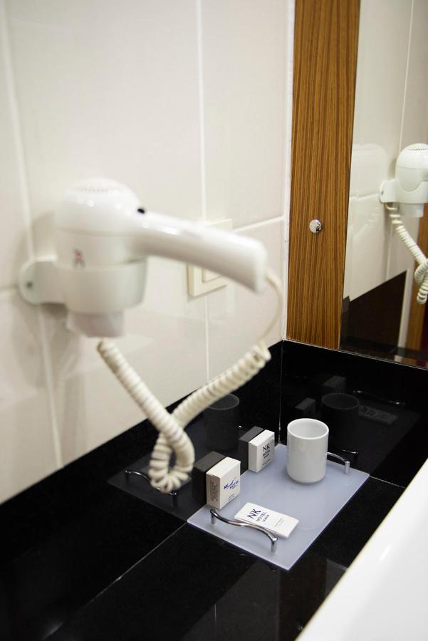 Triple Room Bath,1261056913:JPEG