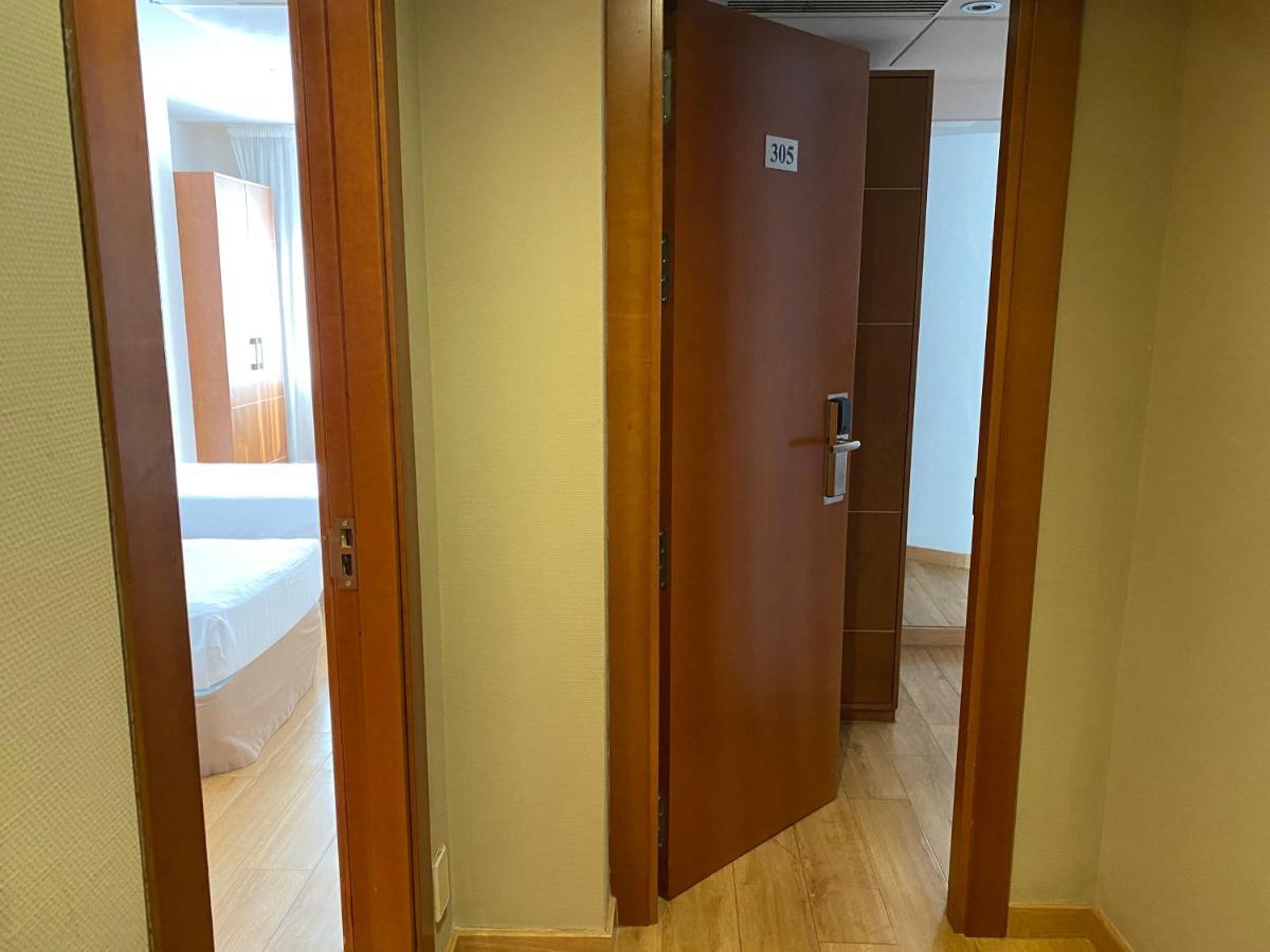 Family Room,1765814590:JPEG