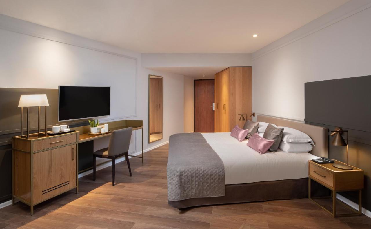 Grand Deluxe Room