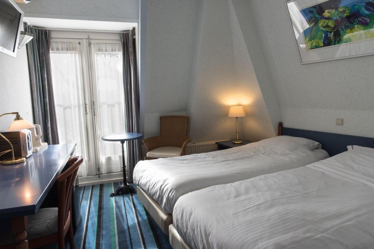 Kleines Zweibettzimmer