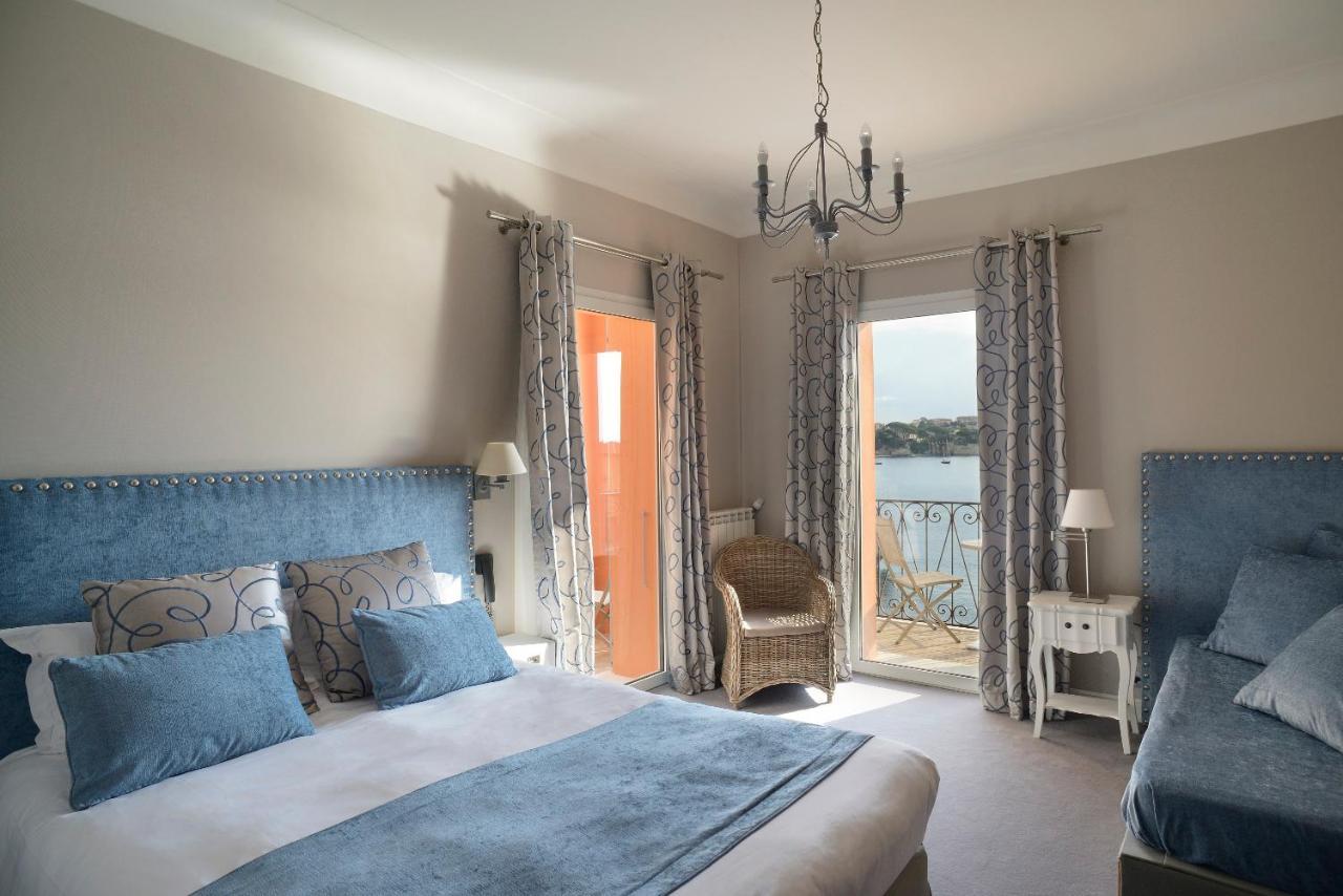 Superior Double Room Balcony front Sea View