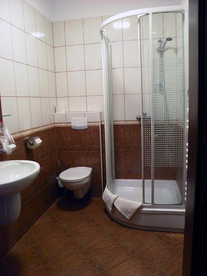 Double Room,1144083847:JPEG