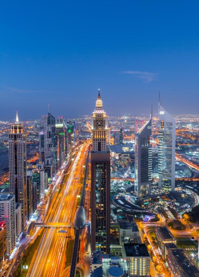 Superior Zimmer mit Blick auf die Sheikh Zayed Road