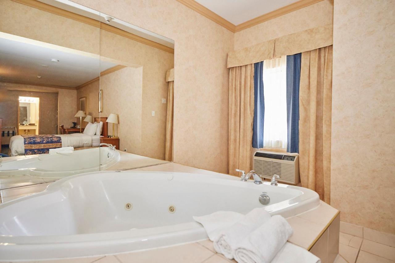 Chambre Lit Queen-Size avec Baignoire Spa