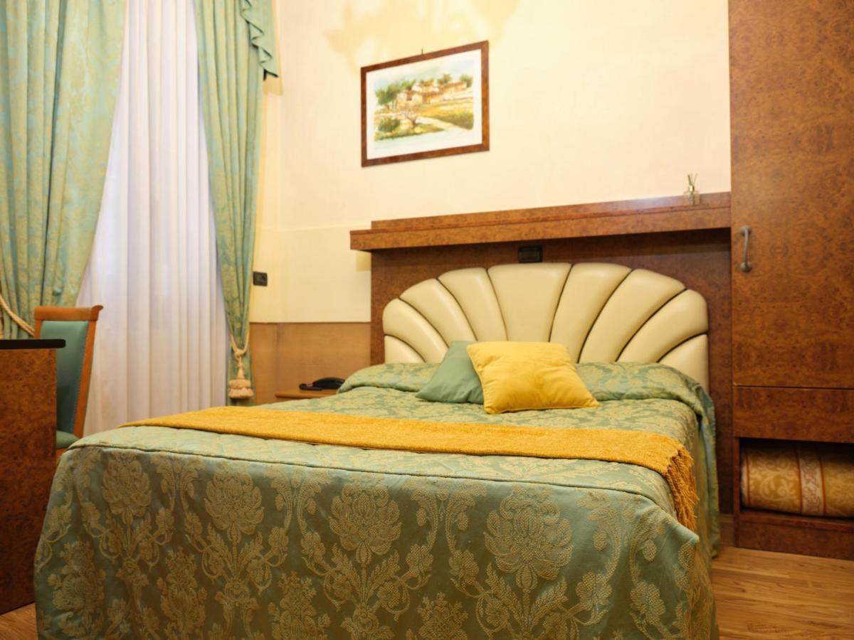 Chambre Double avec Petit Lit Double