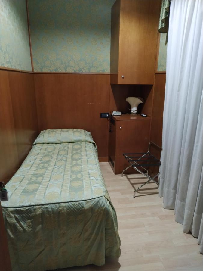 Chambre Simple avec Salle de Bains Privative Séparée