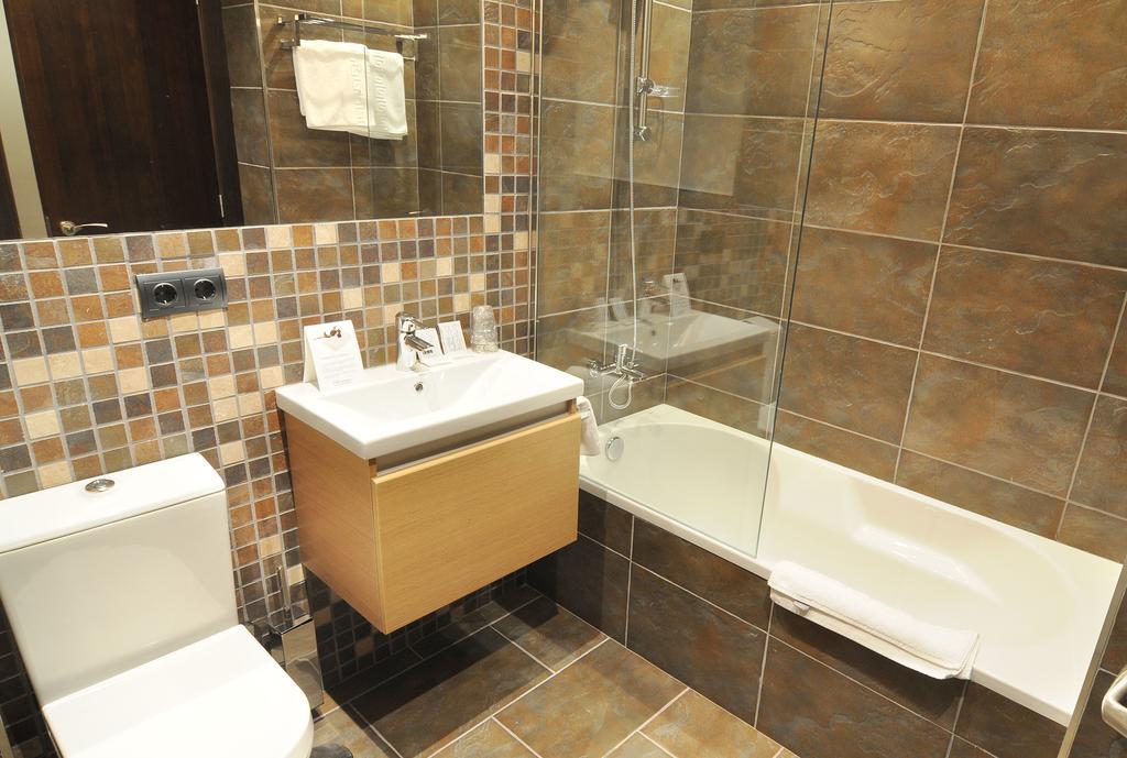 Double Room,174853293:JPEG