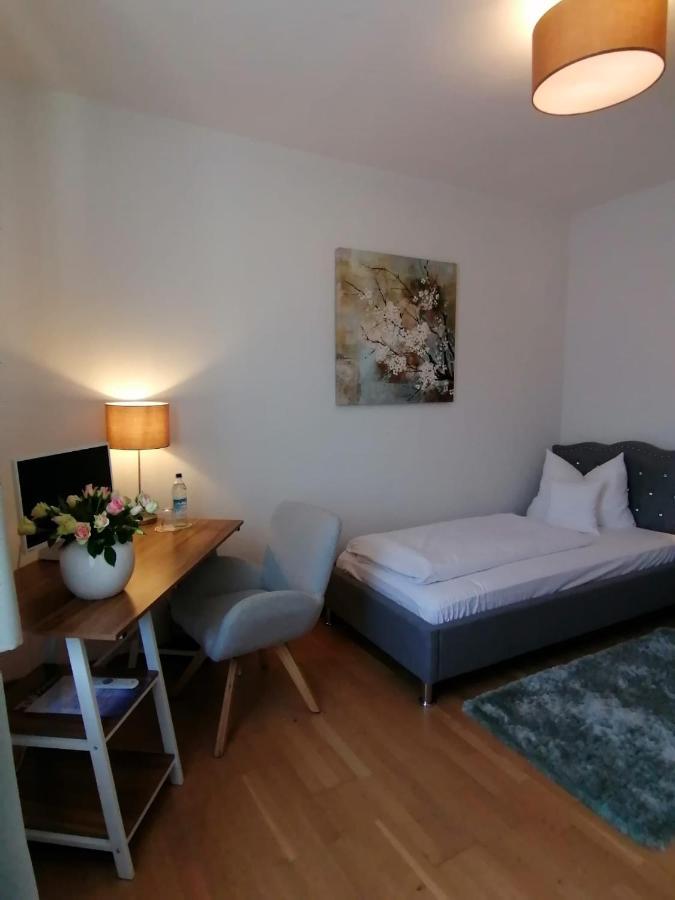 Large Single Room,1204548151:JPEG