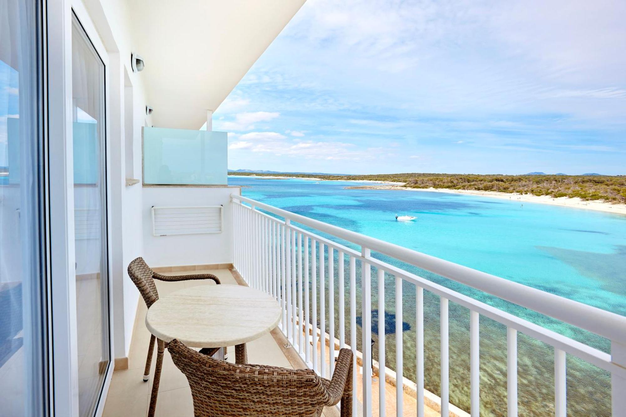 Suite avec Vue sur Mer (2 Adultes + 2 Enfants)