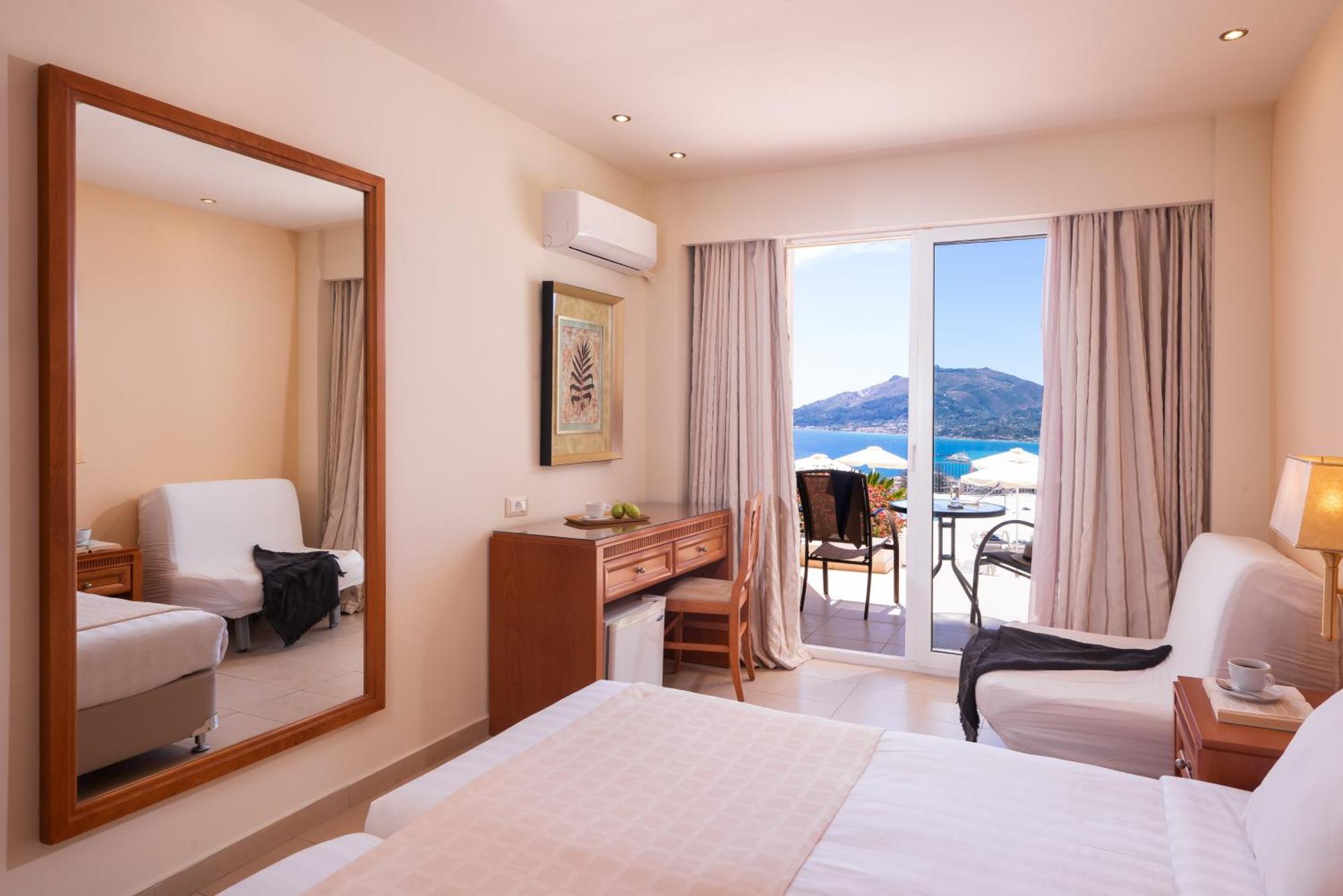 Poolfront Double or Twin Room Sea View
