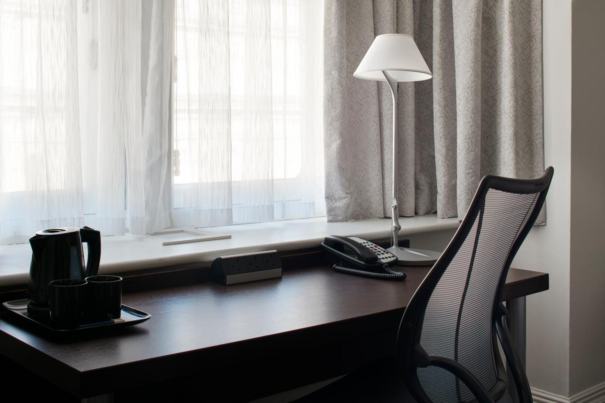 Chambre Standard Accessible aux Personnes à Mobilité Réduite