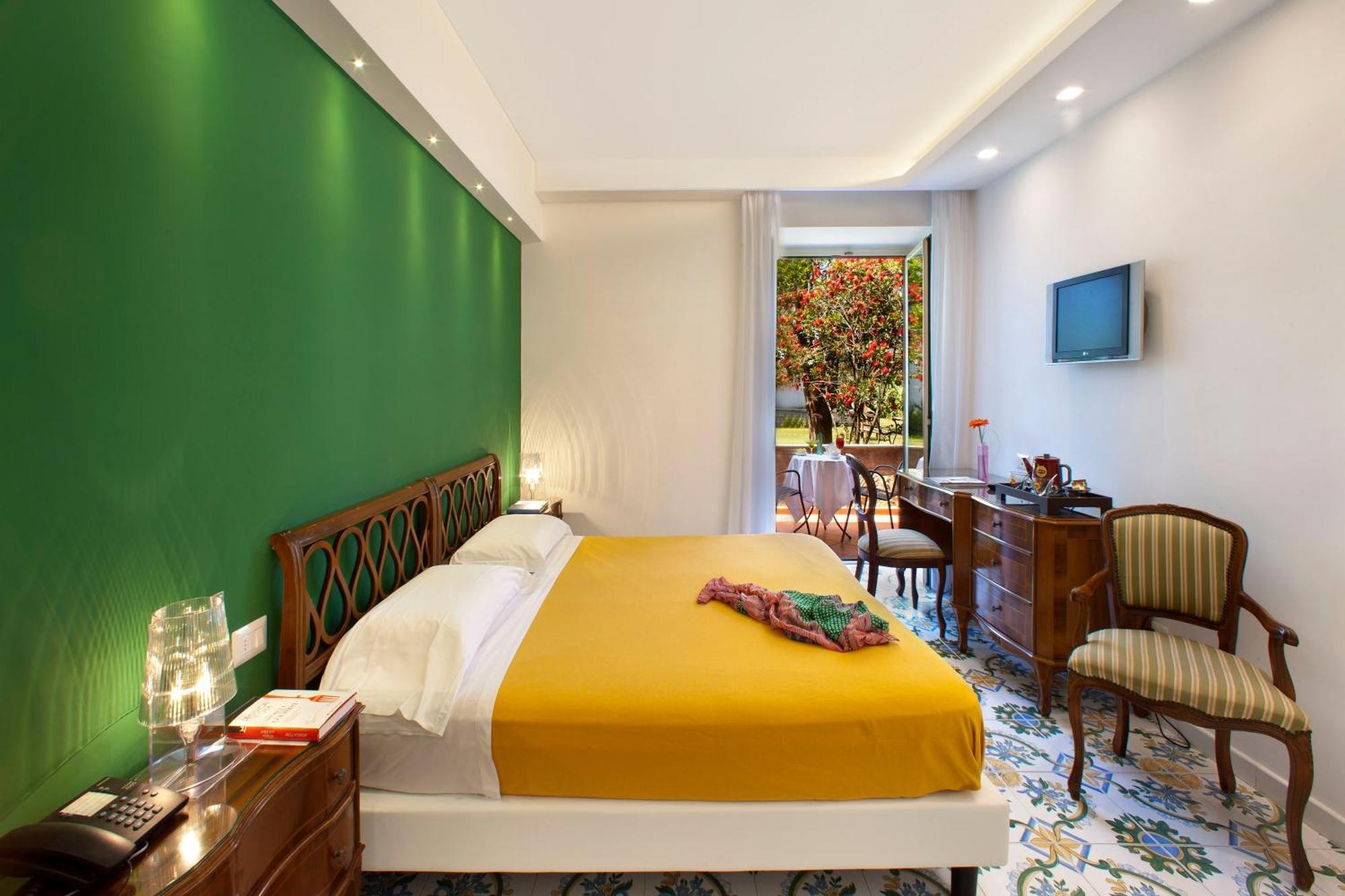 Double or Twin Room with Terrace
