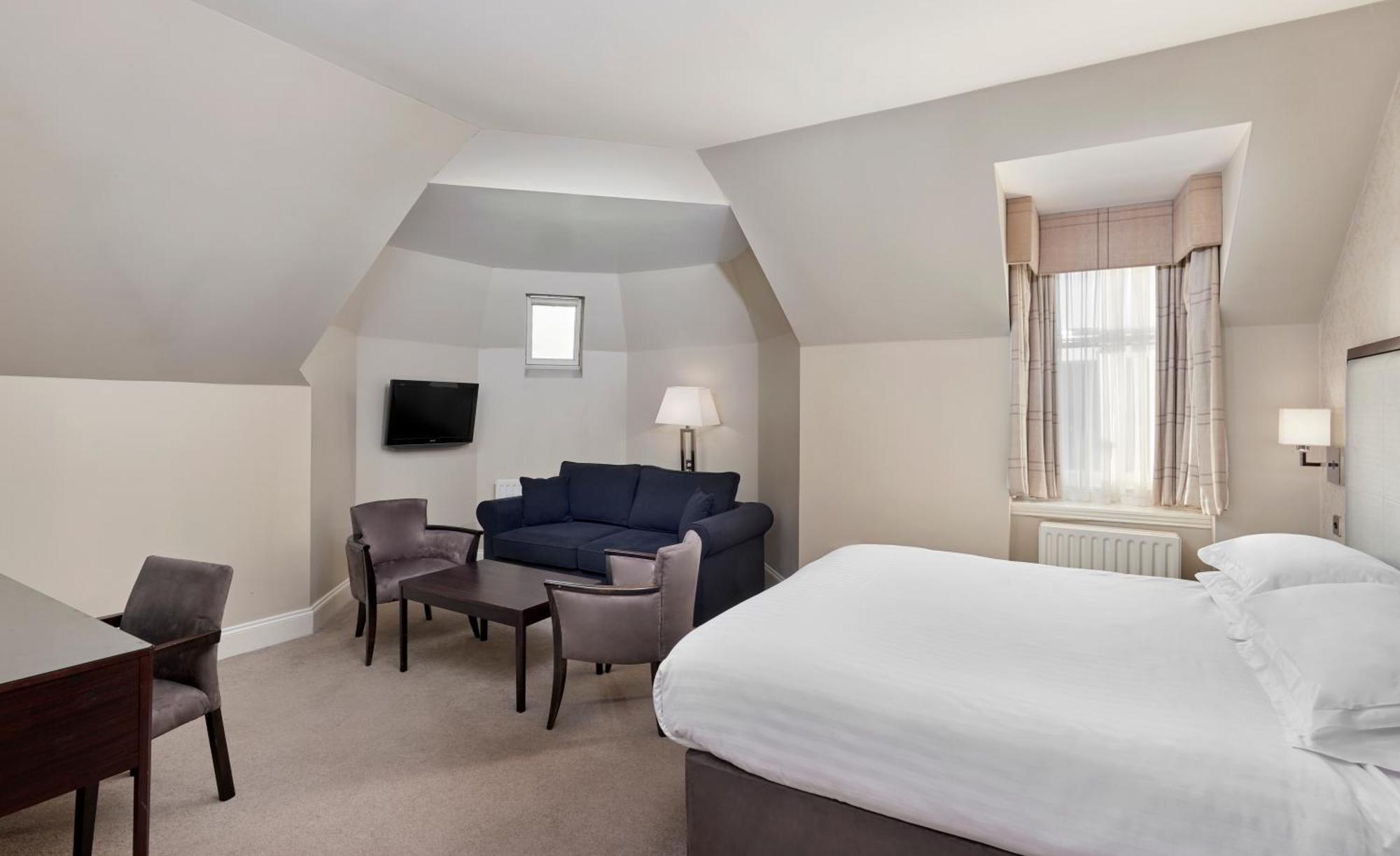 Superior Zimmer mit Kingsize-Bett und Sofa