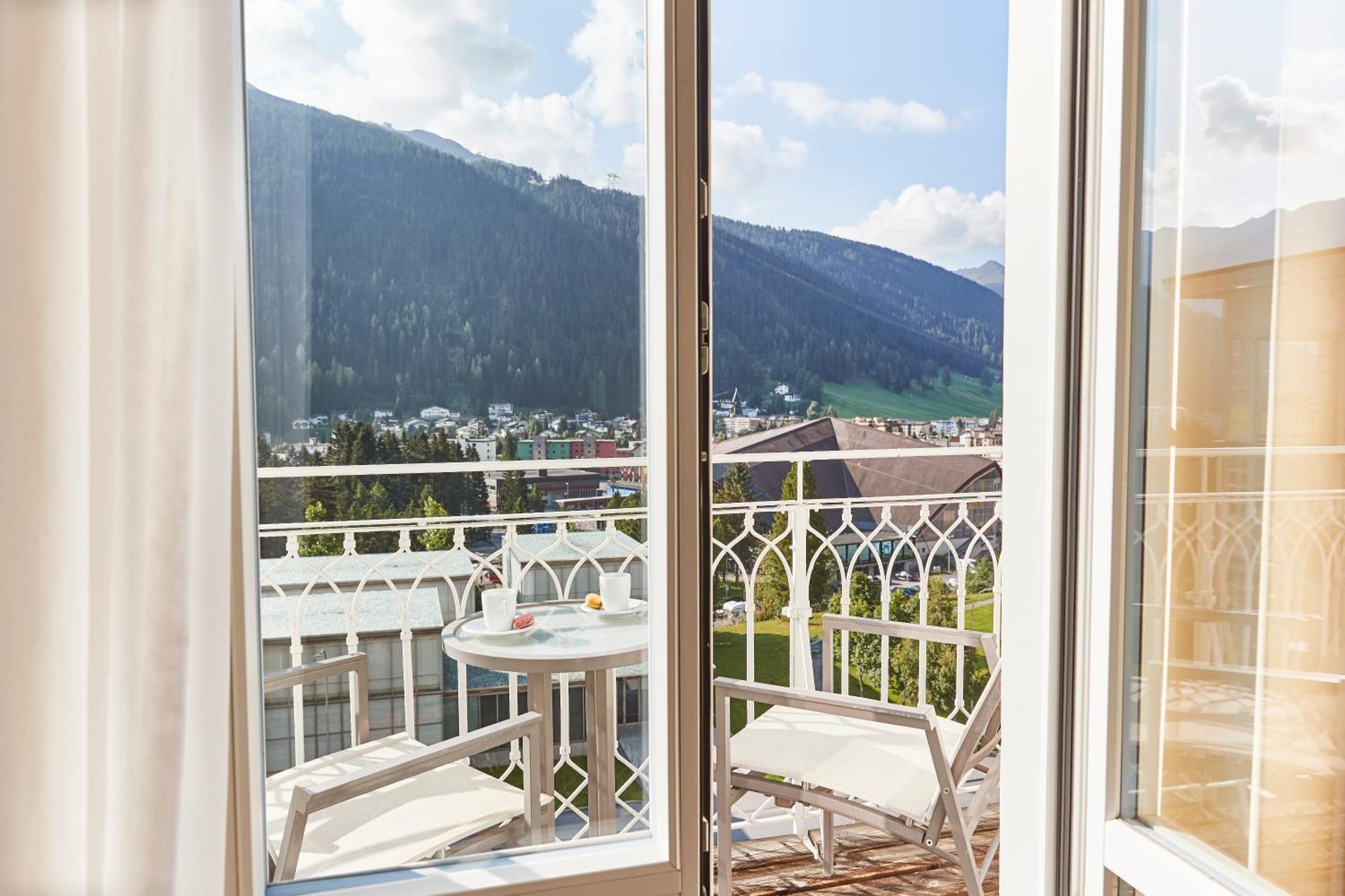 Suite with Mountain View
