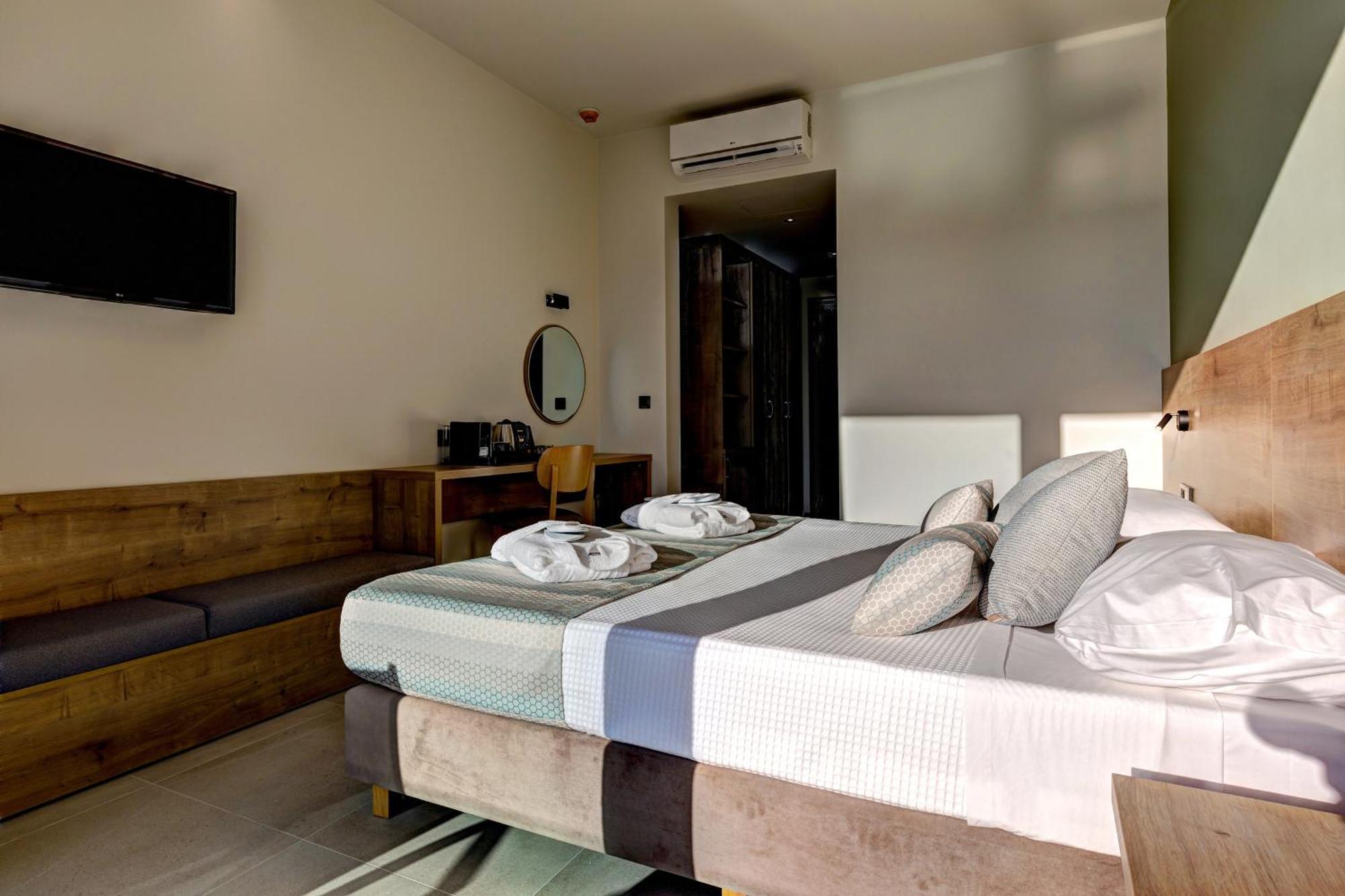 Double Room Land View