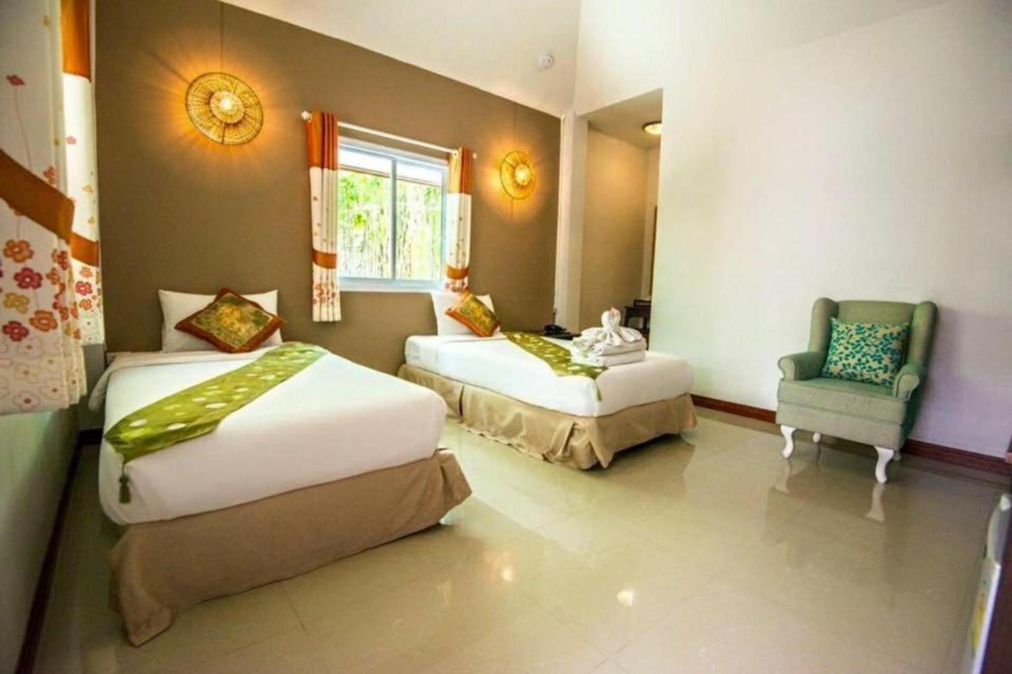 Twin Room with Private Bathroom