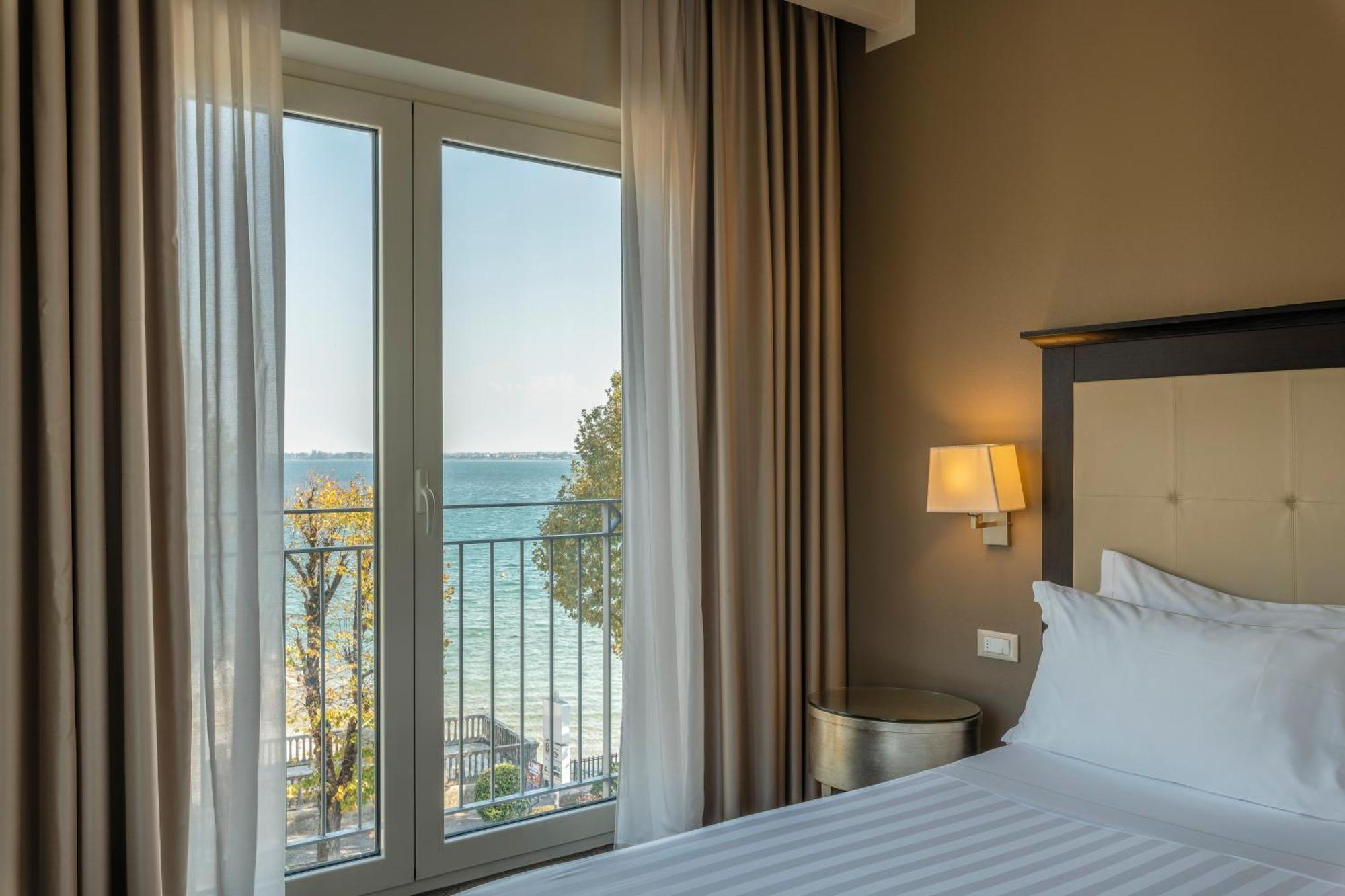 Suite Balcony Lake View