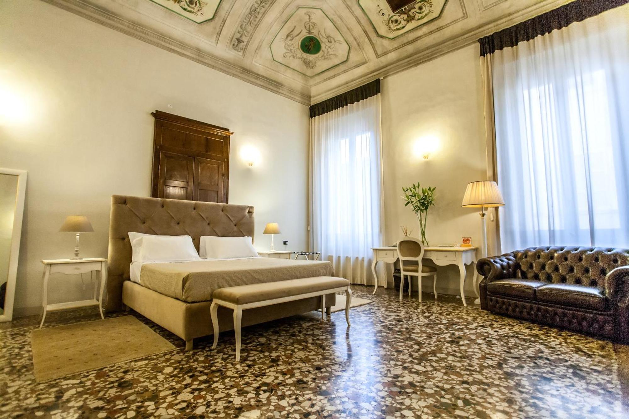 Room Frescoes