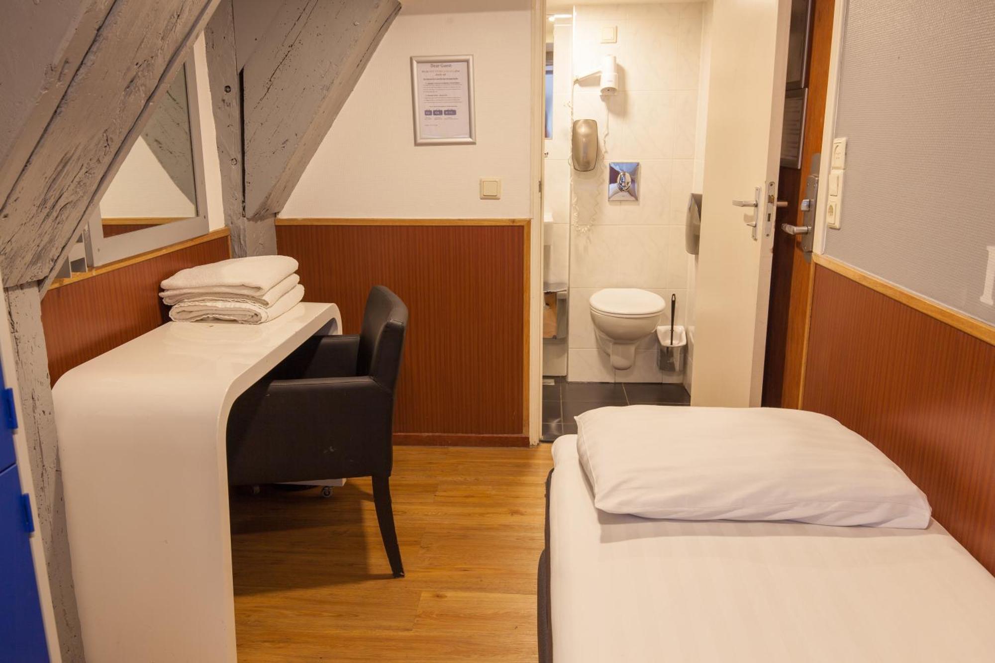 Triple Room,1216683955:JPEG