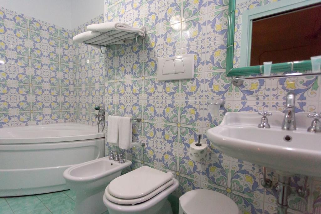 Chambre Double avec Baignoire Spa
