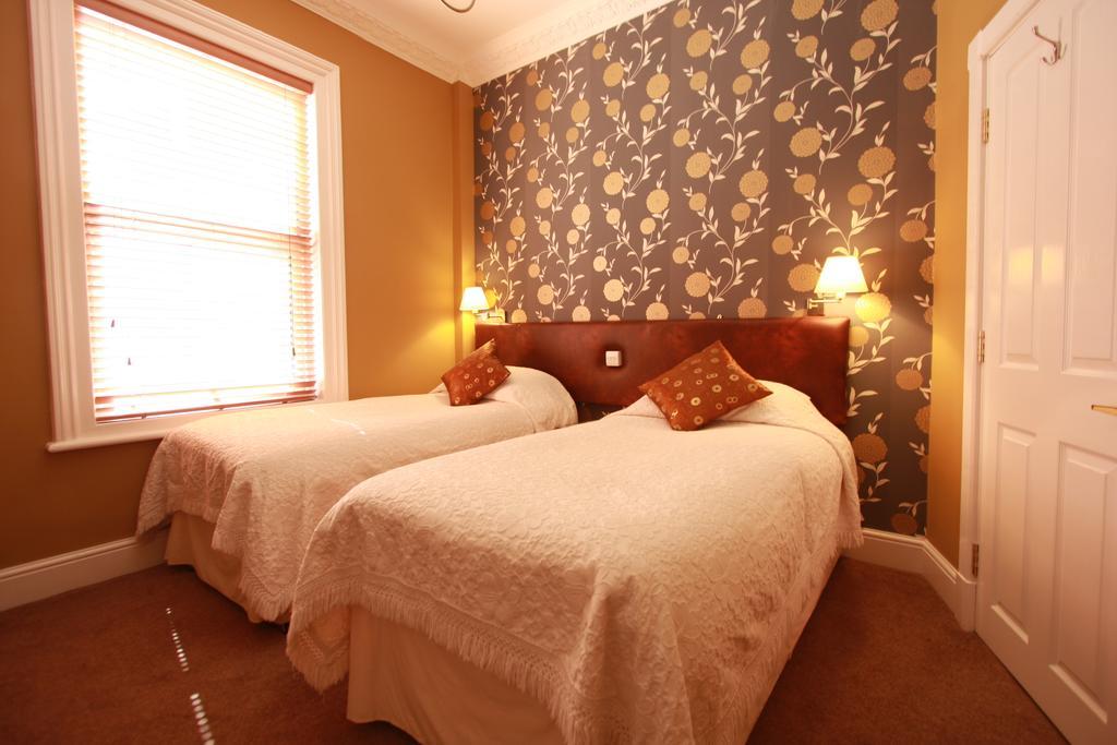 Large Twin Room First Floor Room 6