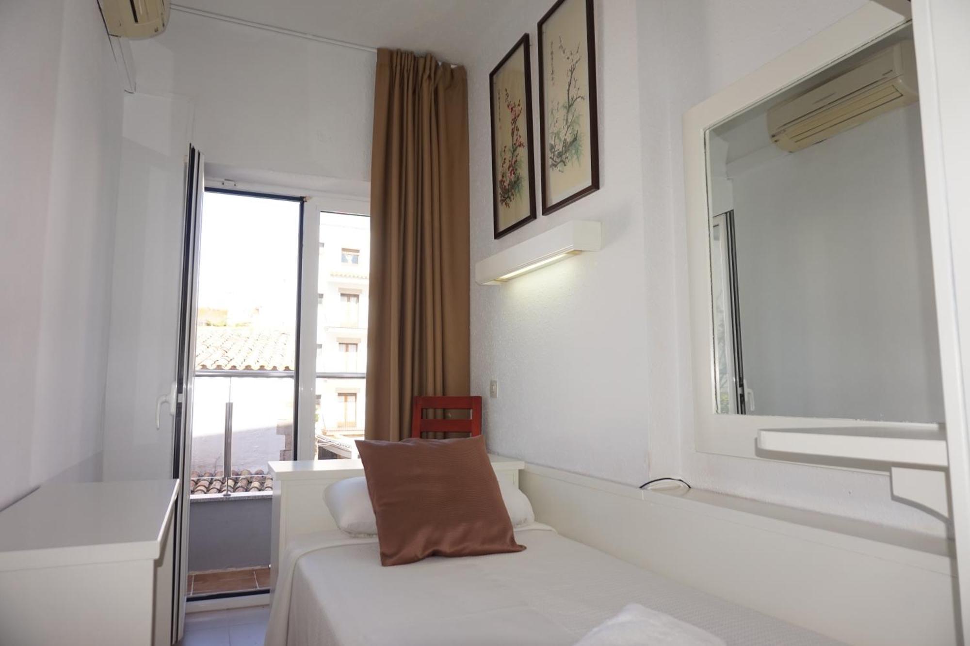 Single Room,1226912483:JPEG