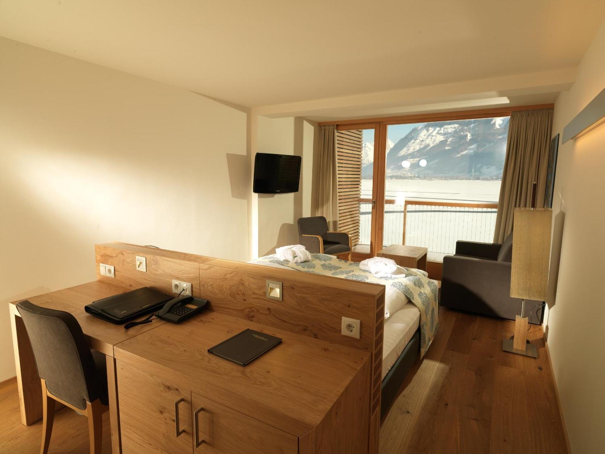 Standard Double Room Lake View,63359392:JPEG