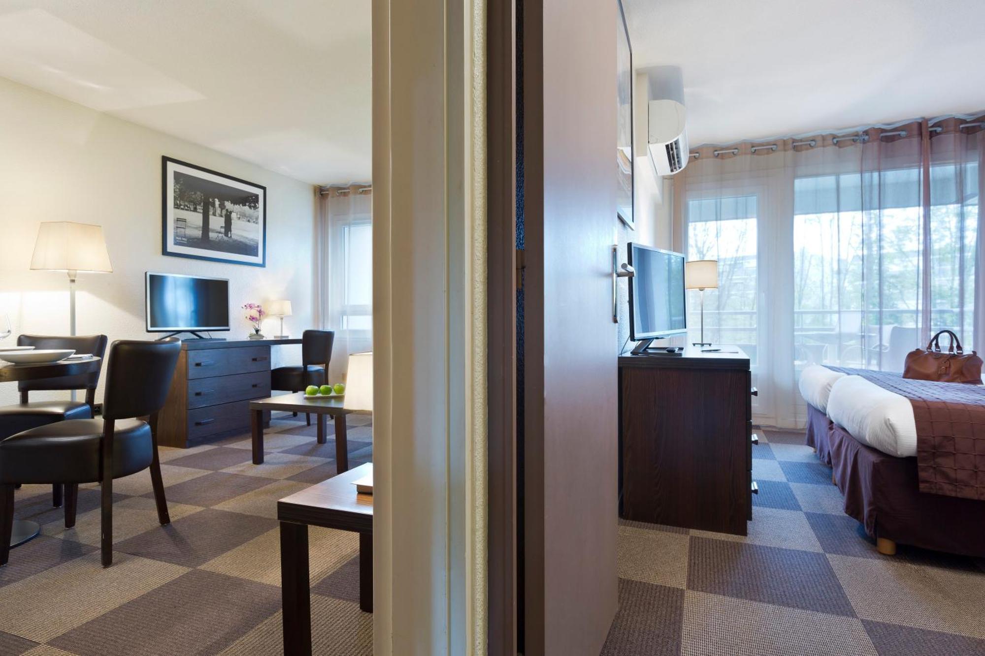 One-Bedroom Apartment Park View