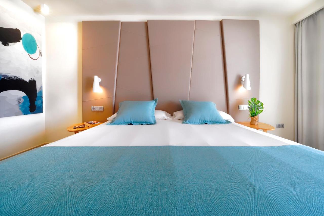 Junior Suite with Pool View