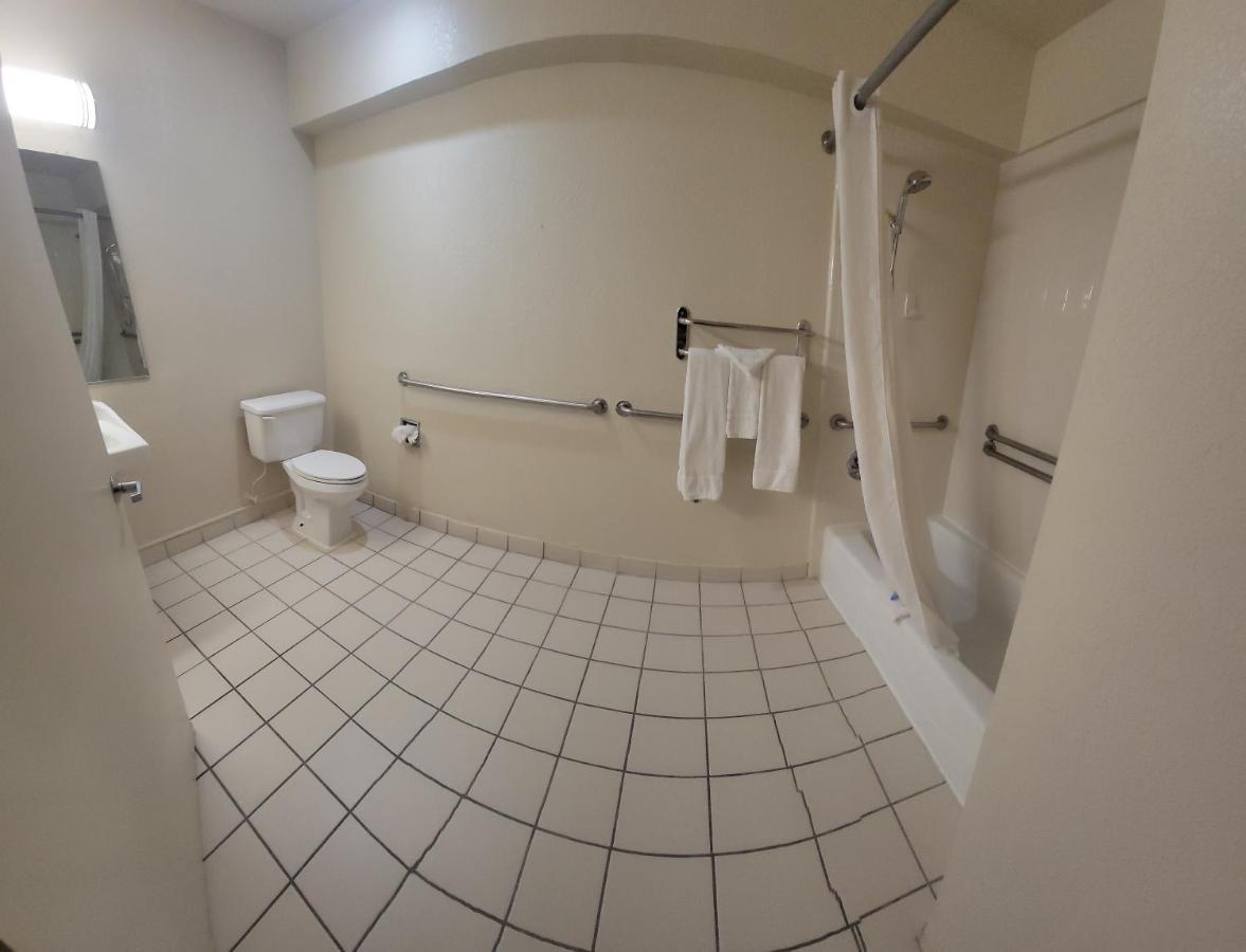 King Room - Disability Access/Non-Smoking