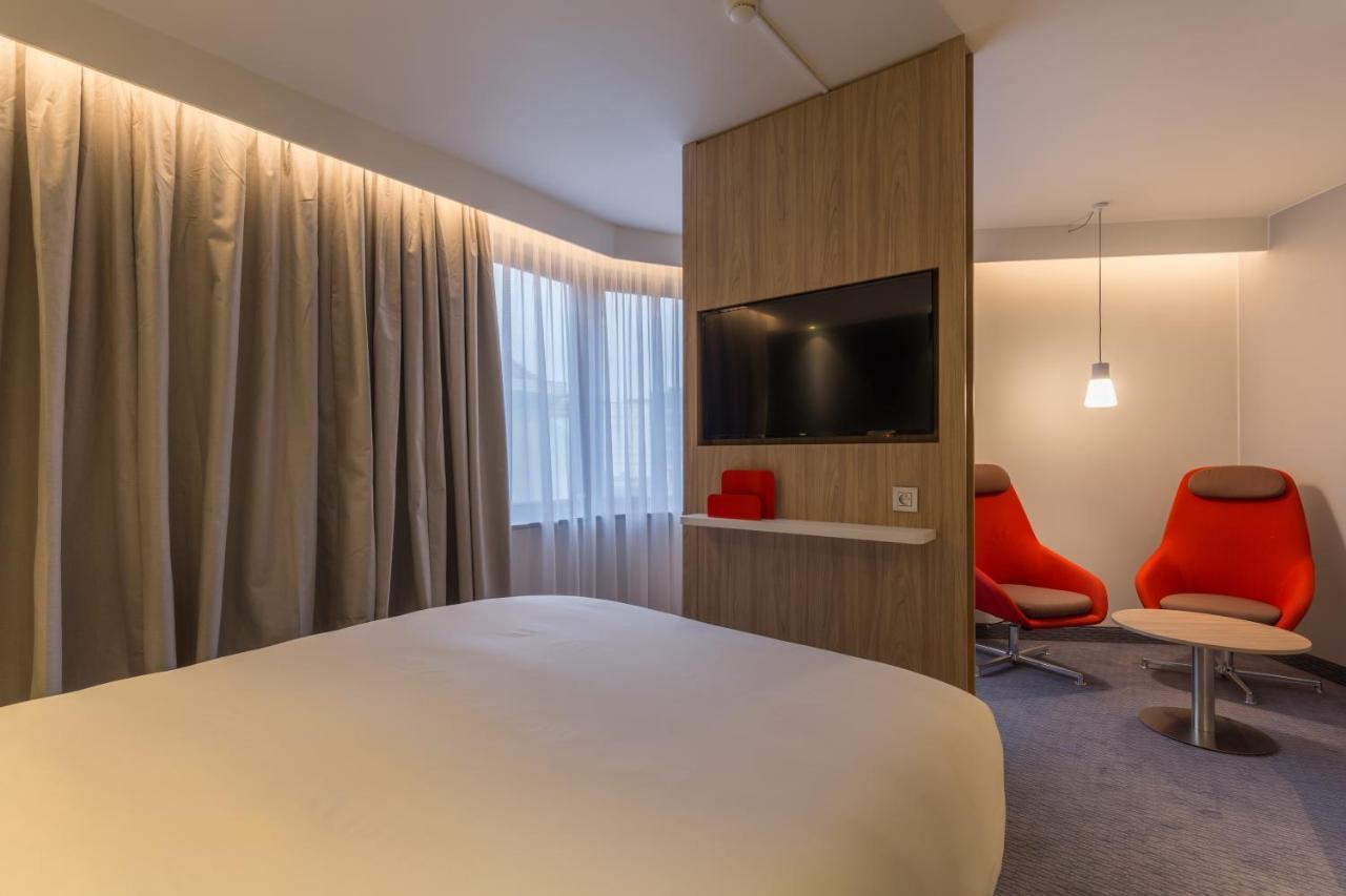 Standard Queen Room Extra Floor Space