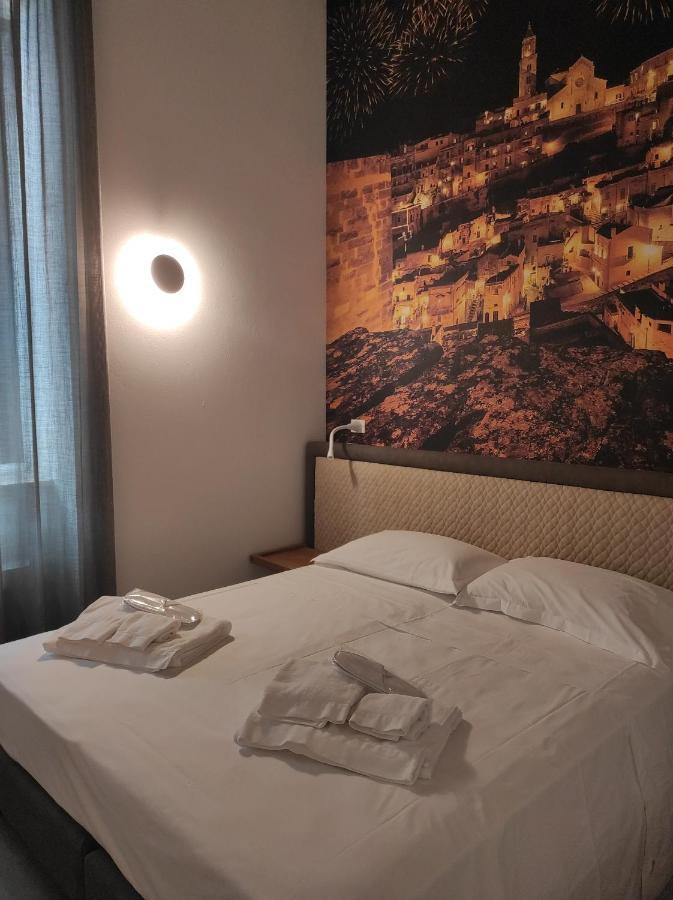 Standard Double or Twin Room,1270452709:JPEG