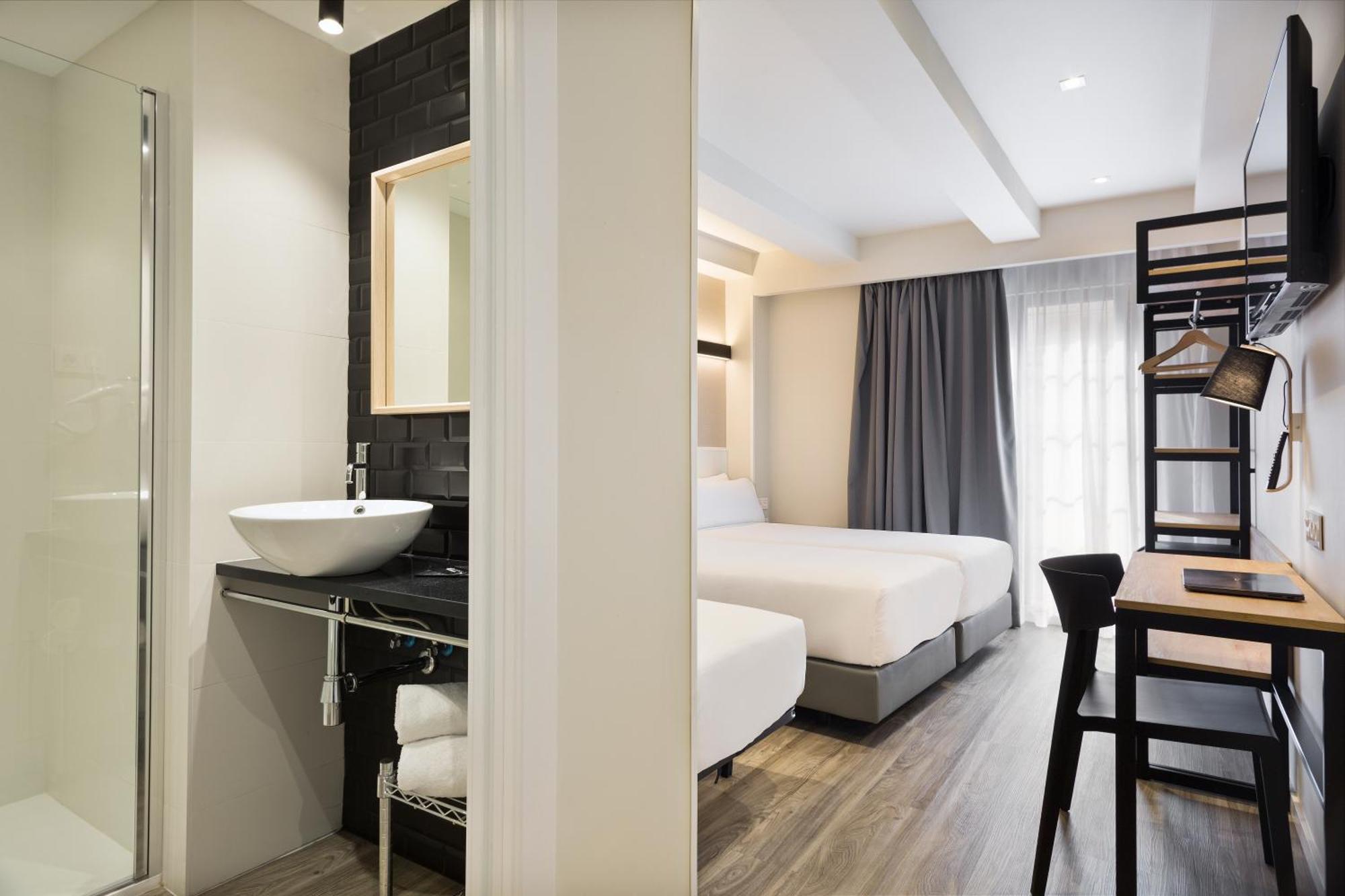 Triple Room,758968915:JPEG