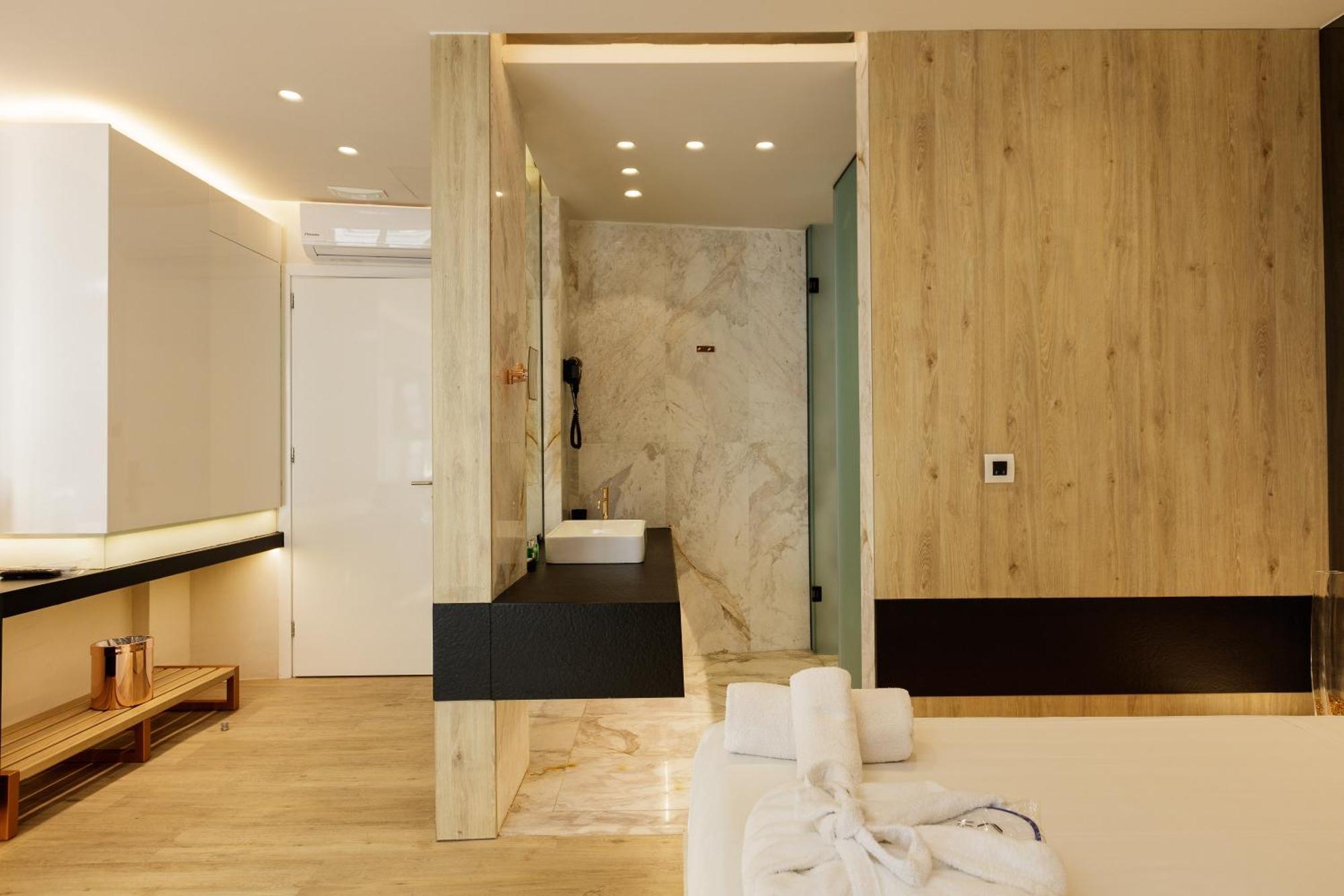 Junior Suite mit seitlichem Meerblick