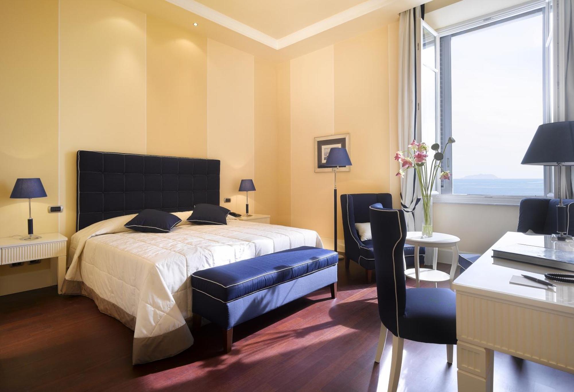Superior Twin or Queen Room Sea View