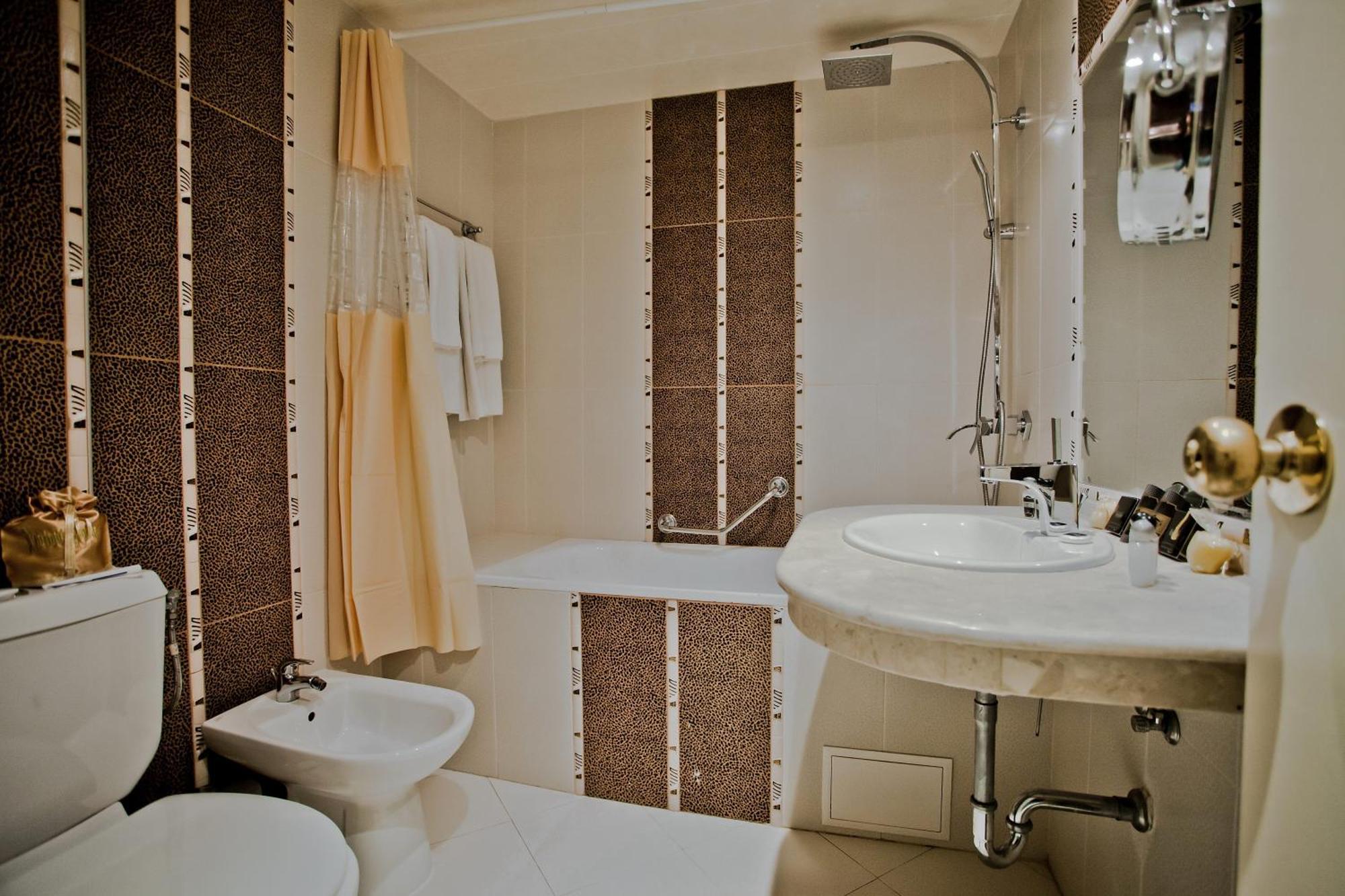 Double Room with Garden View and Balcony