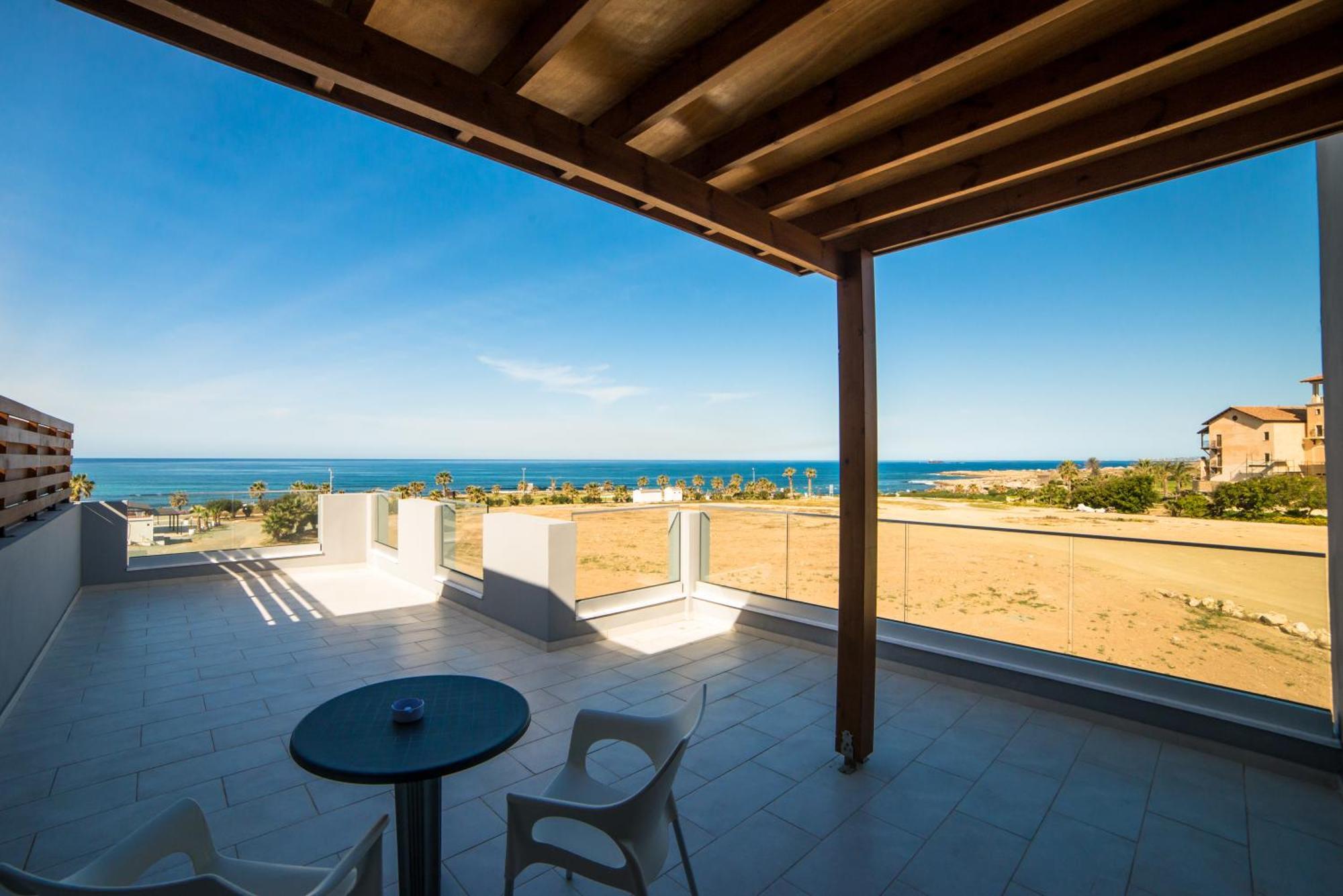 Superior Three-Bedroom Apartment with Panoramic View to the Sea