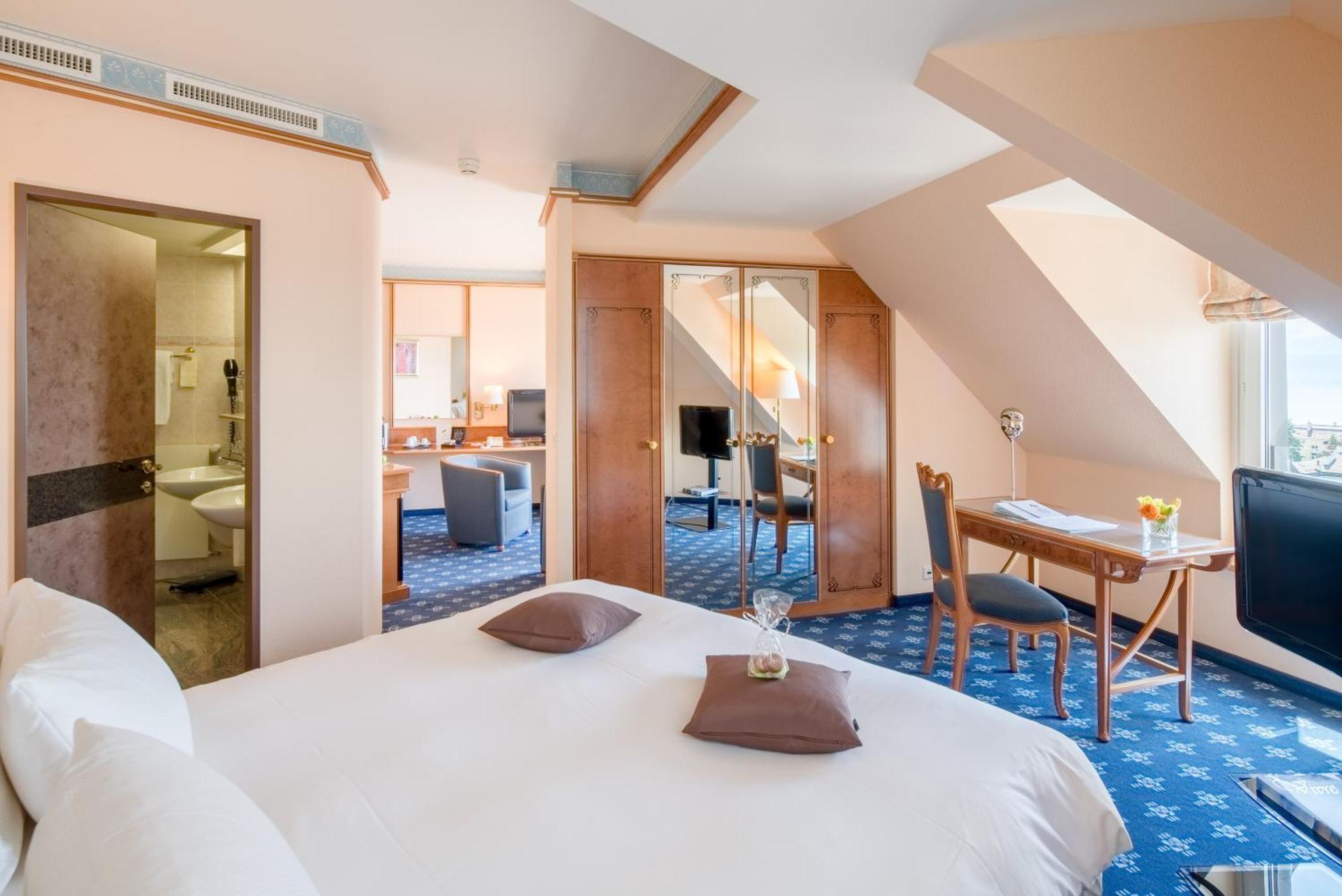 Suite met Balkon en Uitzicht op het Meer