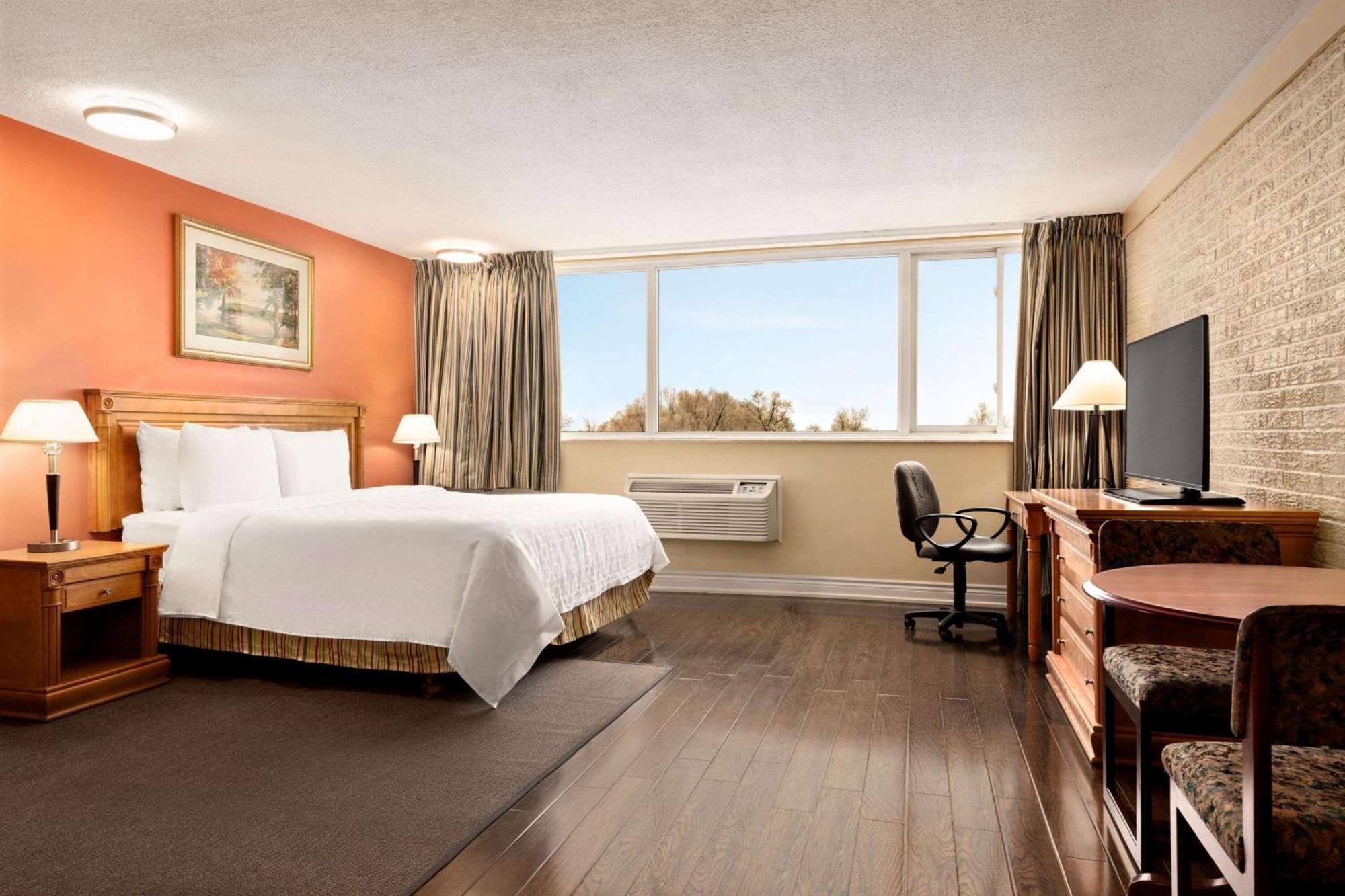 King Room - Non-Smoking