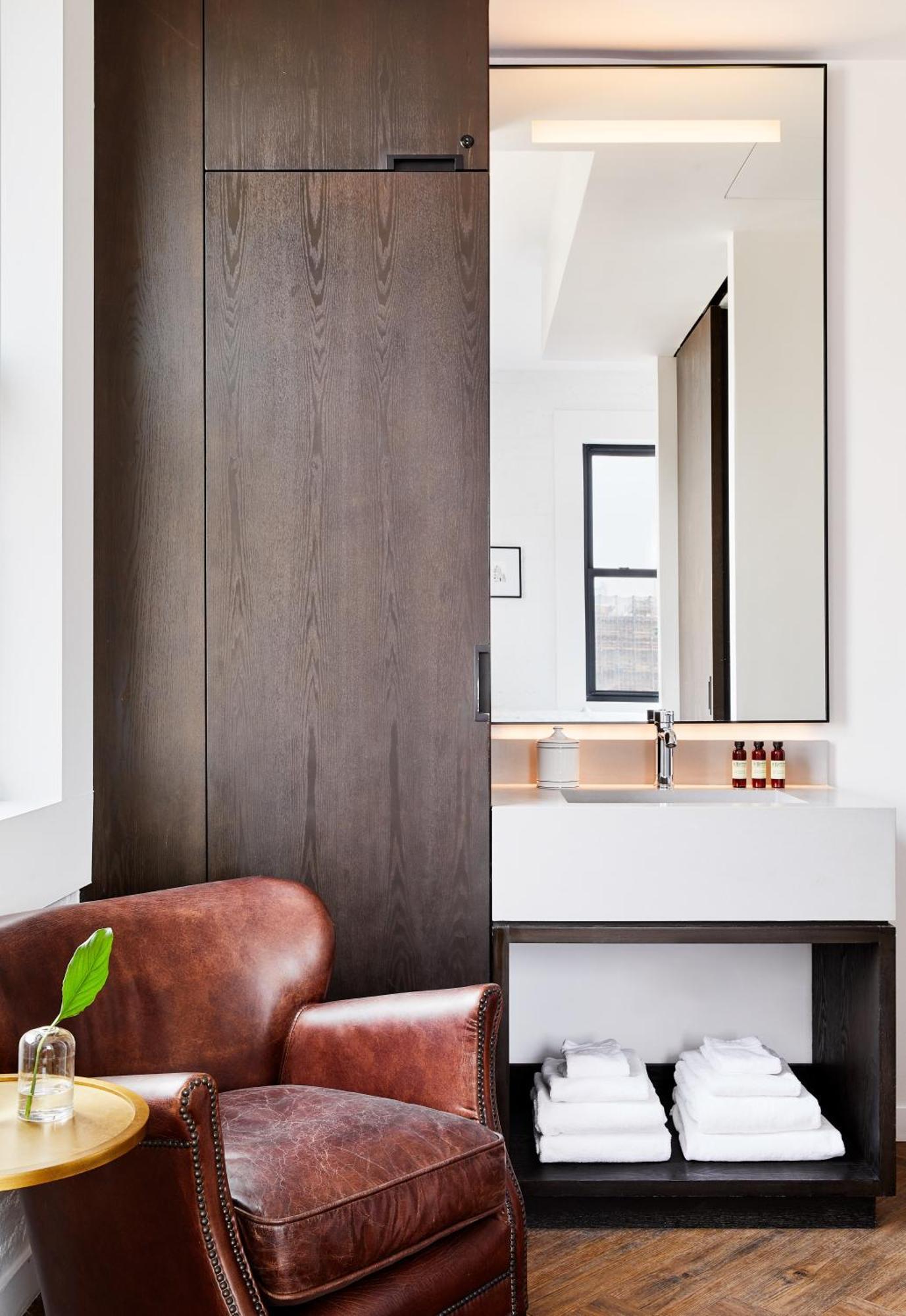 Alojamiento Esquinero con cama extragrande y vistas a la ciudad
