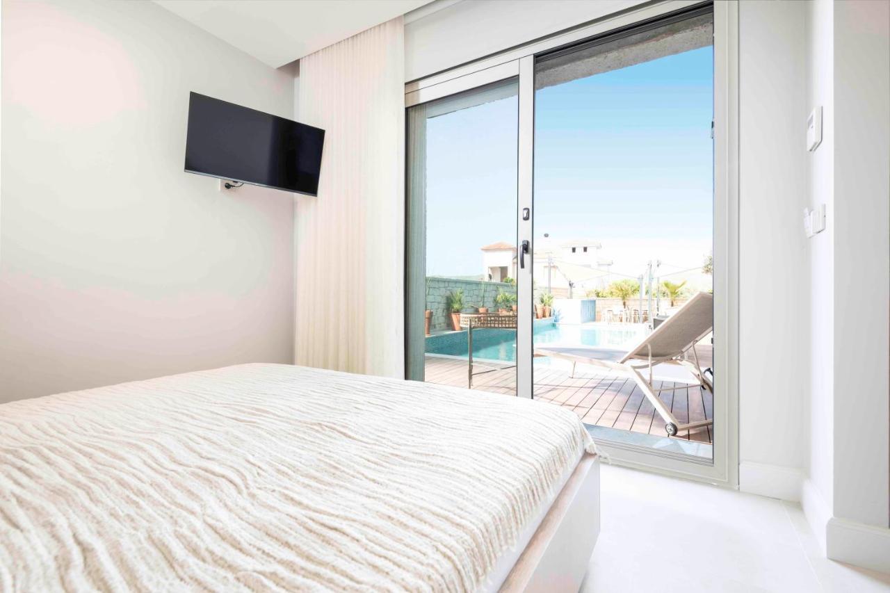 Double Room with Pool Access