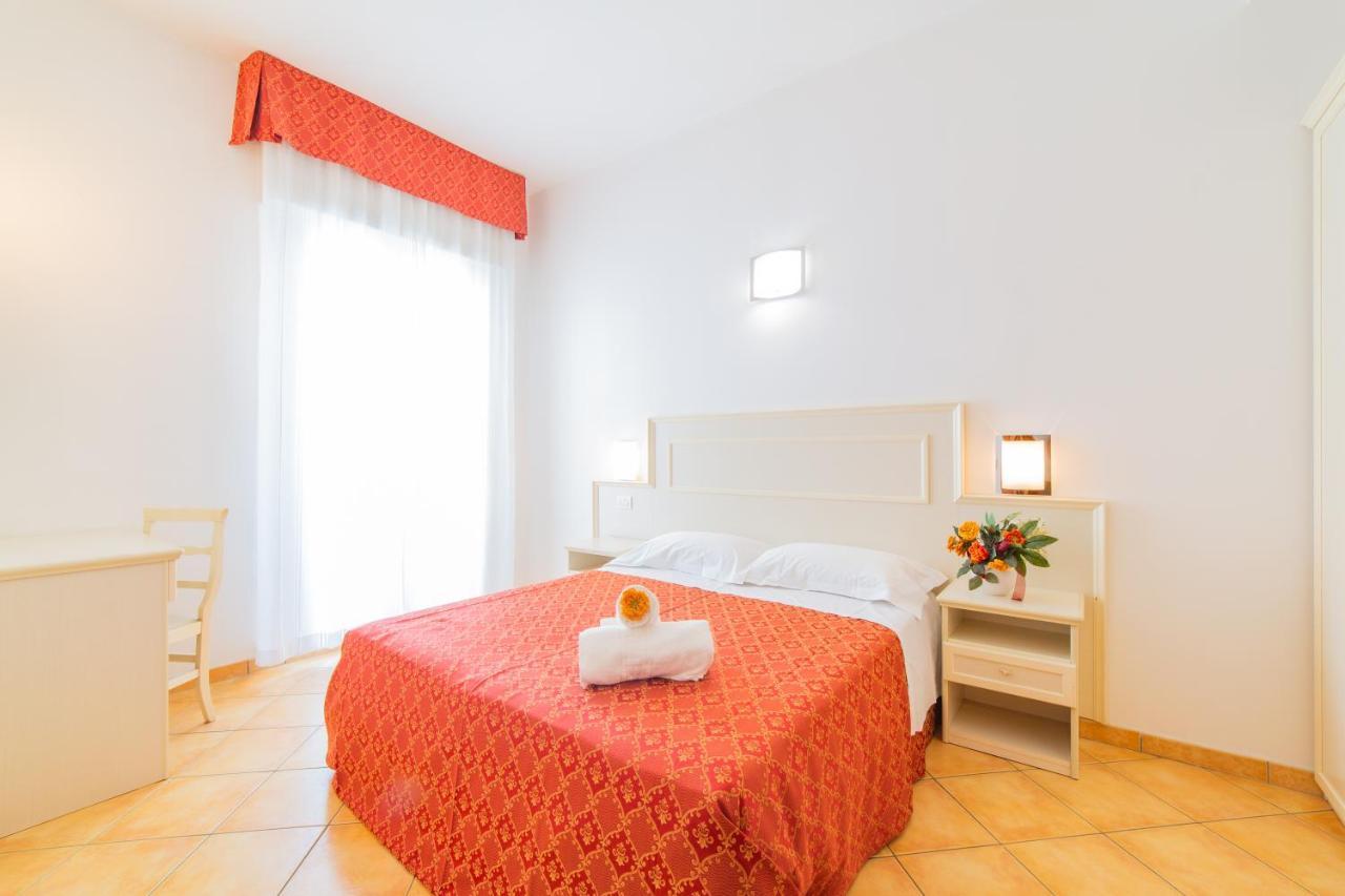 One-Bedroom Standard Apartment