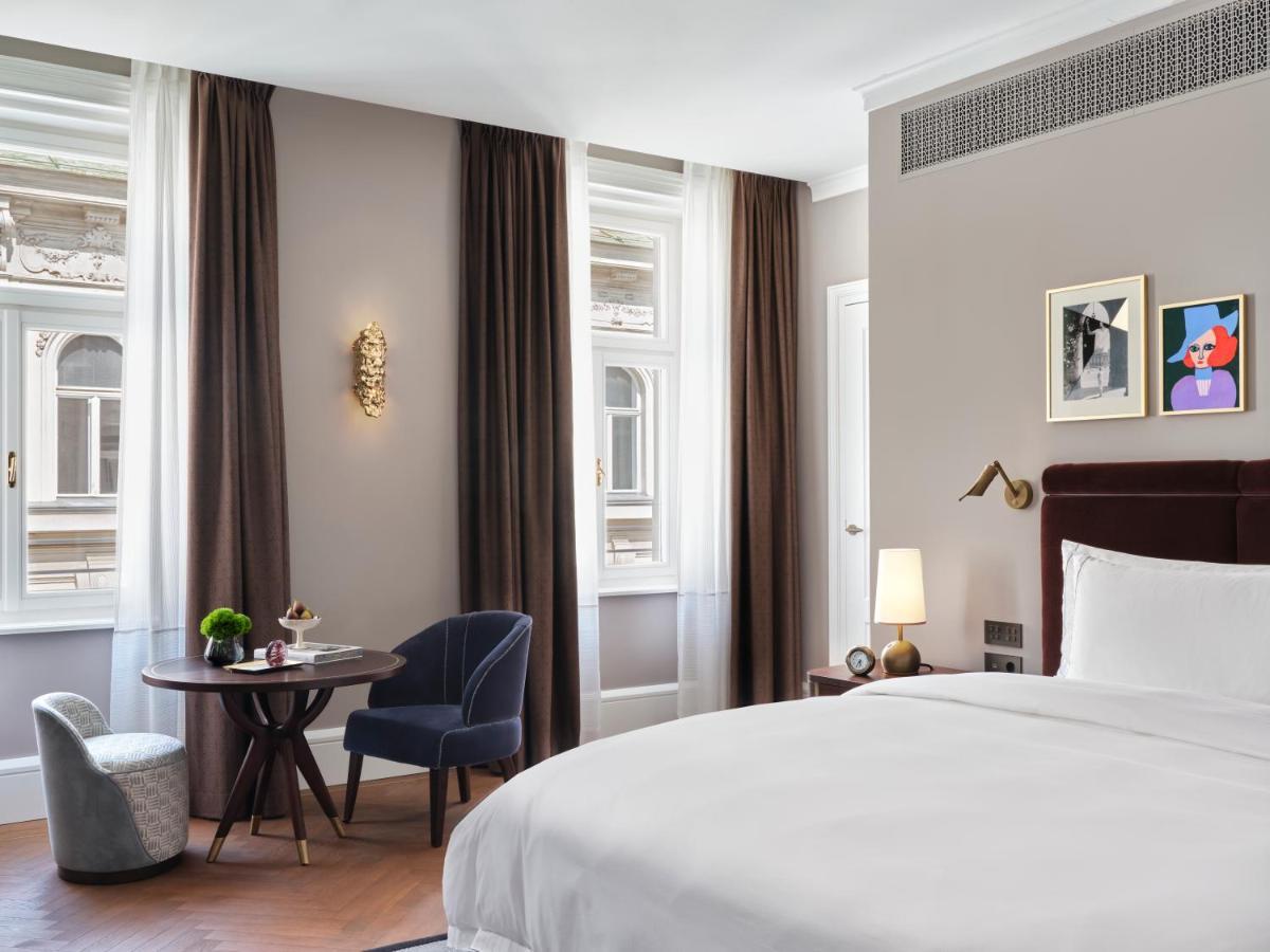 Premier King Room